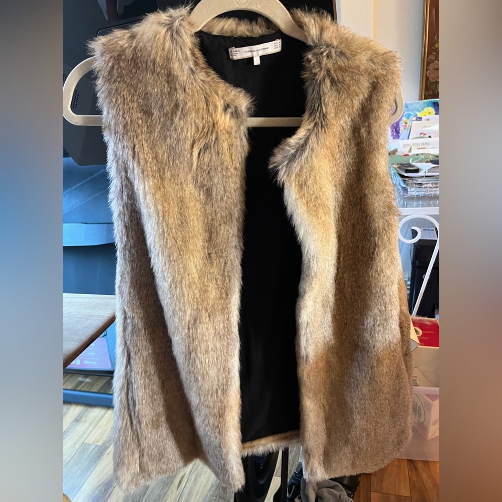 Zara fake fur vest